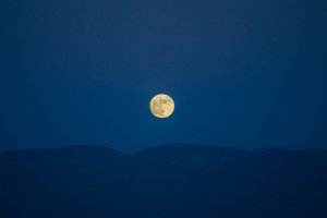 20211118Moon-10.jpg