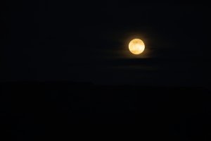 20220117Moon-18-low-light.jpg
