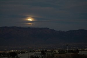 20220117Moon-7-low-light.jpg
