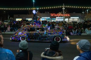 20231202TwinkleLightParade-147.jpg