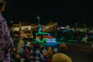 20231202TwinkleLightParade-160.jpg