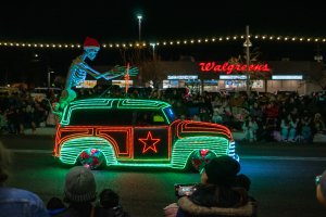 20231202TwinkleLightParade-173.jpg