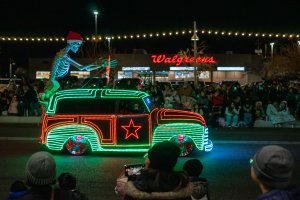 20231202TwinkleLightParade-175.jpg