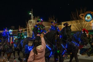 20231202TwinkleLightParade-57.jpg