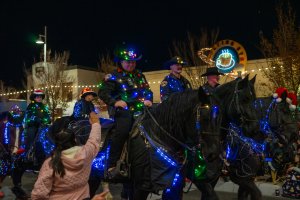 20231202TwinkleLightParade-59.jpg