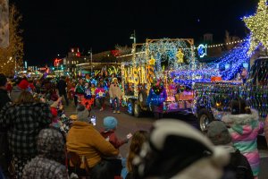 20231202TwinkleLightParade-76.jpg